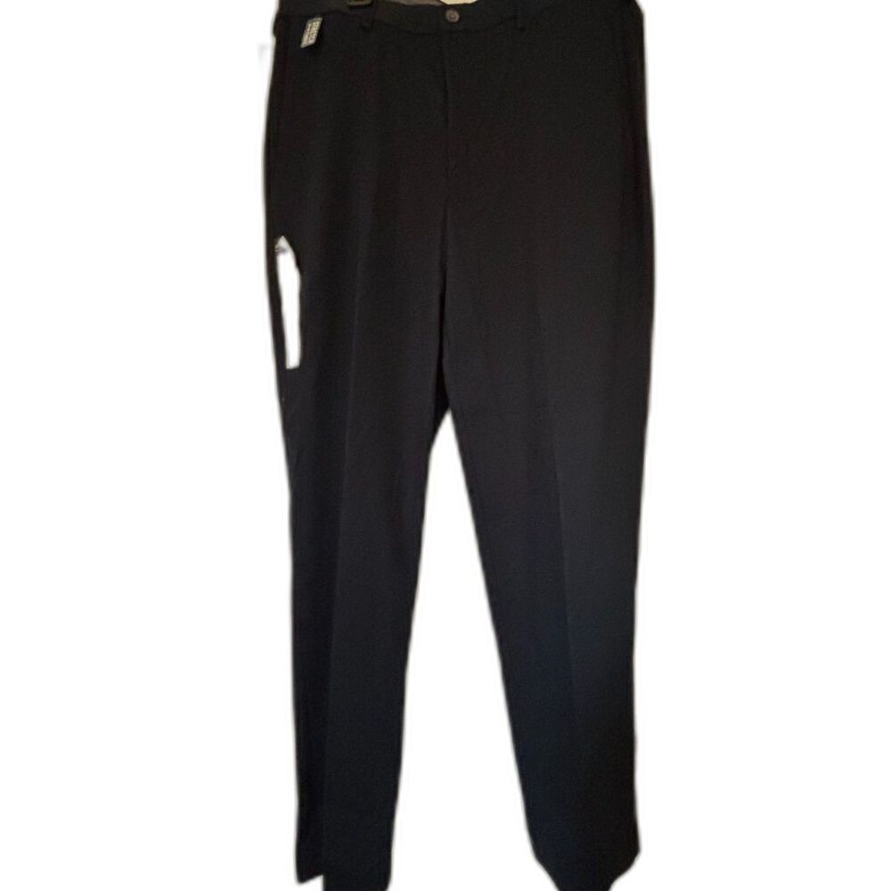 Haggar Men's Classic Fit Premium No Iron Straight Leg Khaki Pants-NWT